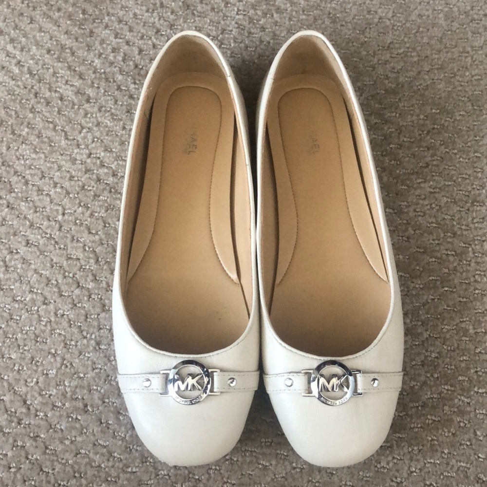 🌑 Michael Kors Leather Flats